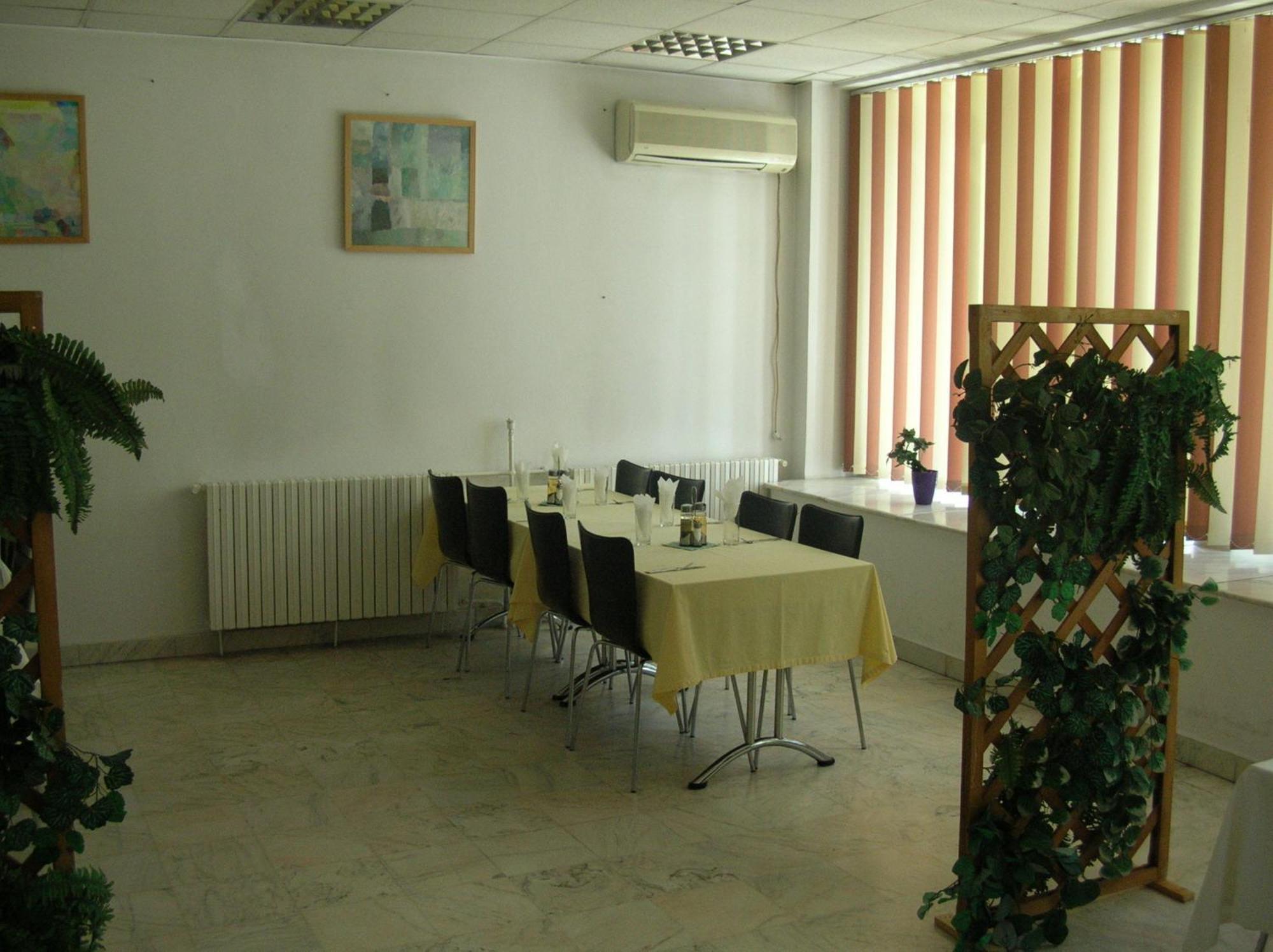 Federatia Romana De Scrima - Floreta De Aur Hotel 2*